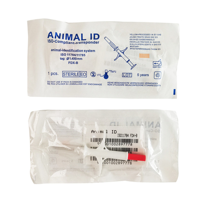 Micro-puce d'identification ISO dans une seringue blanche pour l'identification des animaux