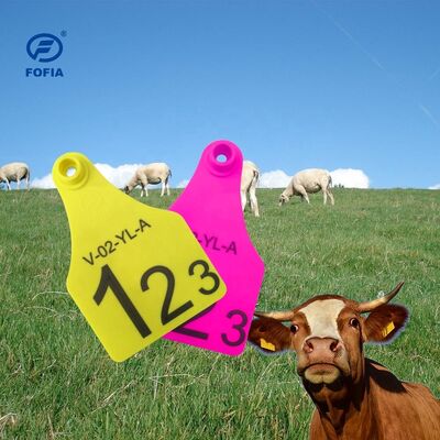 T921 Étiquette d'oreille d'animal jaune RFID TPU de suivi pour l'exploitation bovine